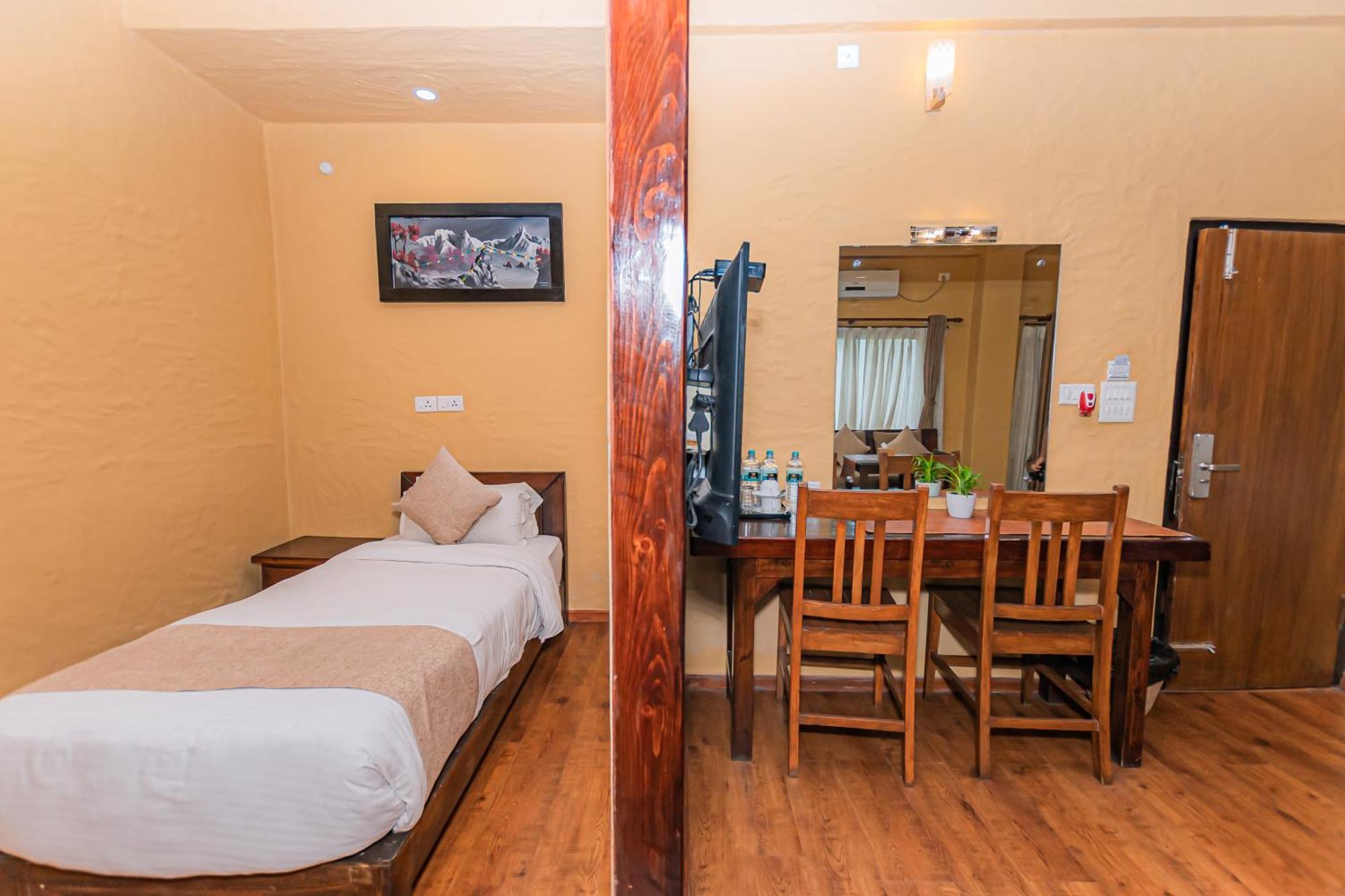 Pokhara Boutique Hotel エクステリア 写真