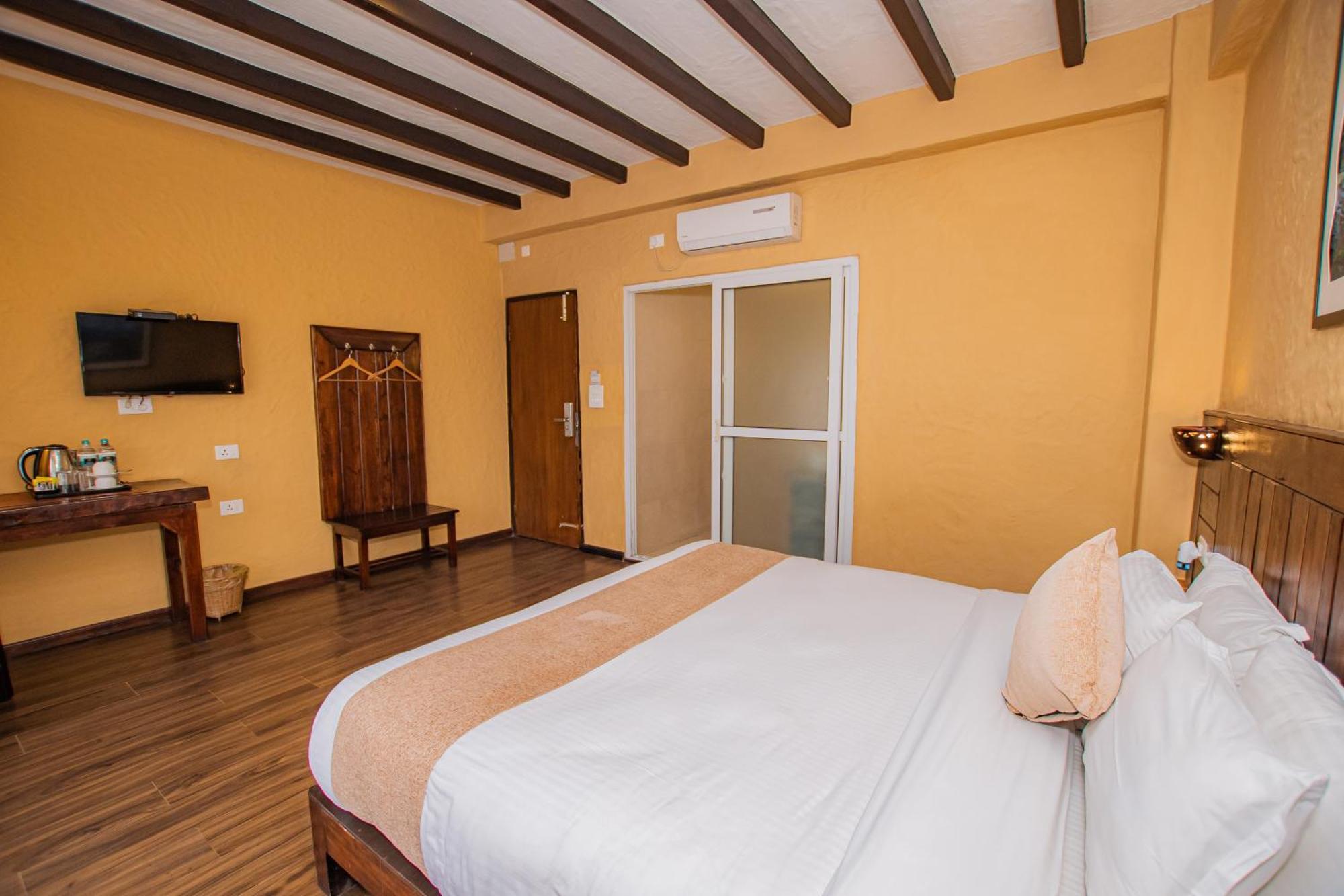 Pokhara Boutique Hotel エクステリア 写真